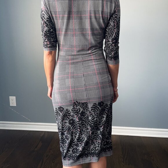 Moci Patterned, Fitted Midi Dress - Size 2 - Picture 2 of 4